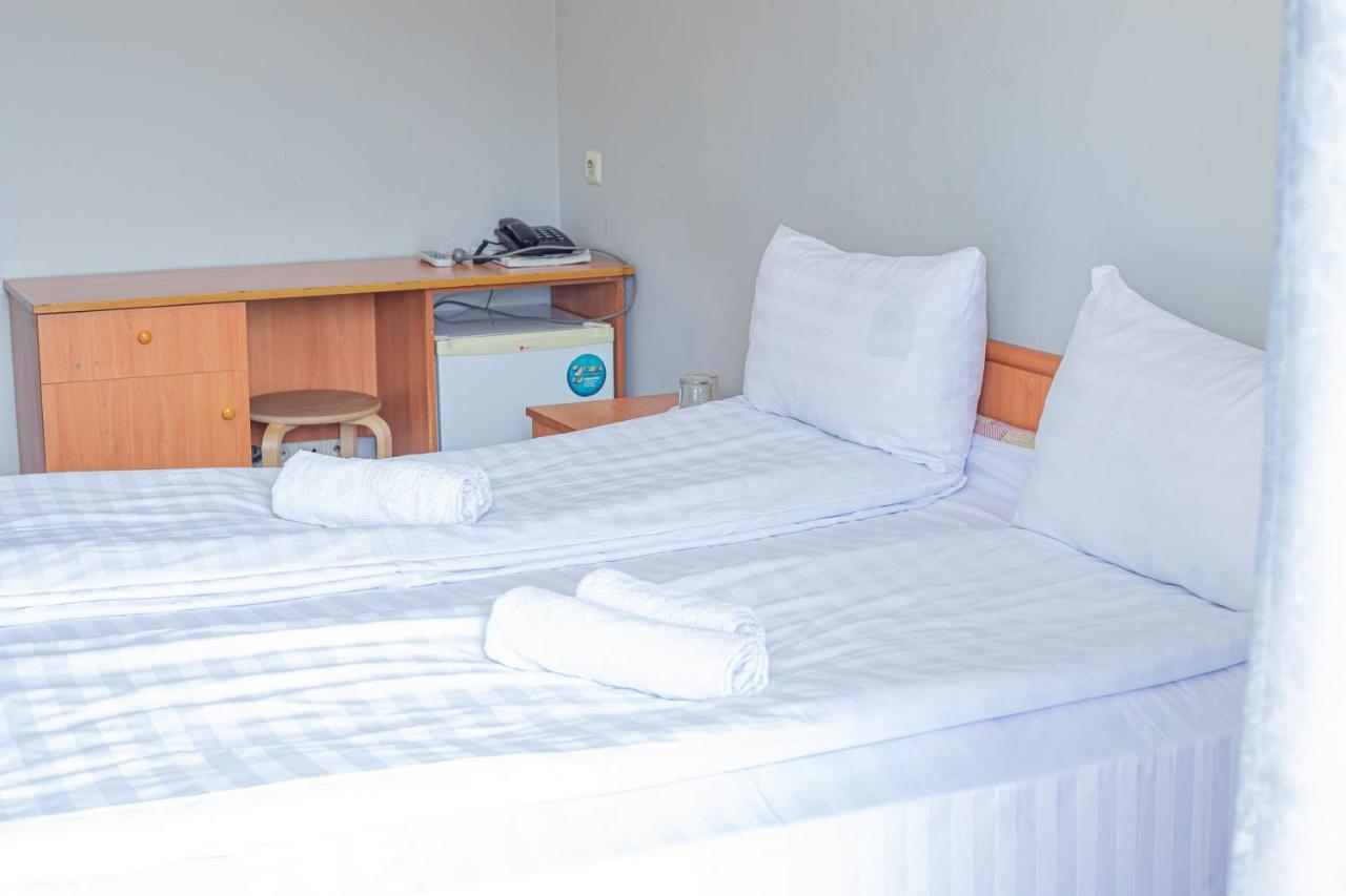 Turkestan Hotel Almati Kültér fotó