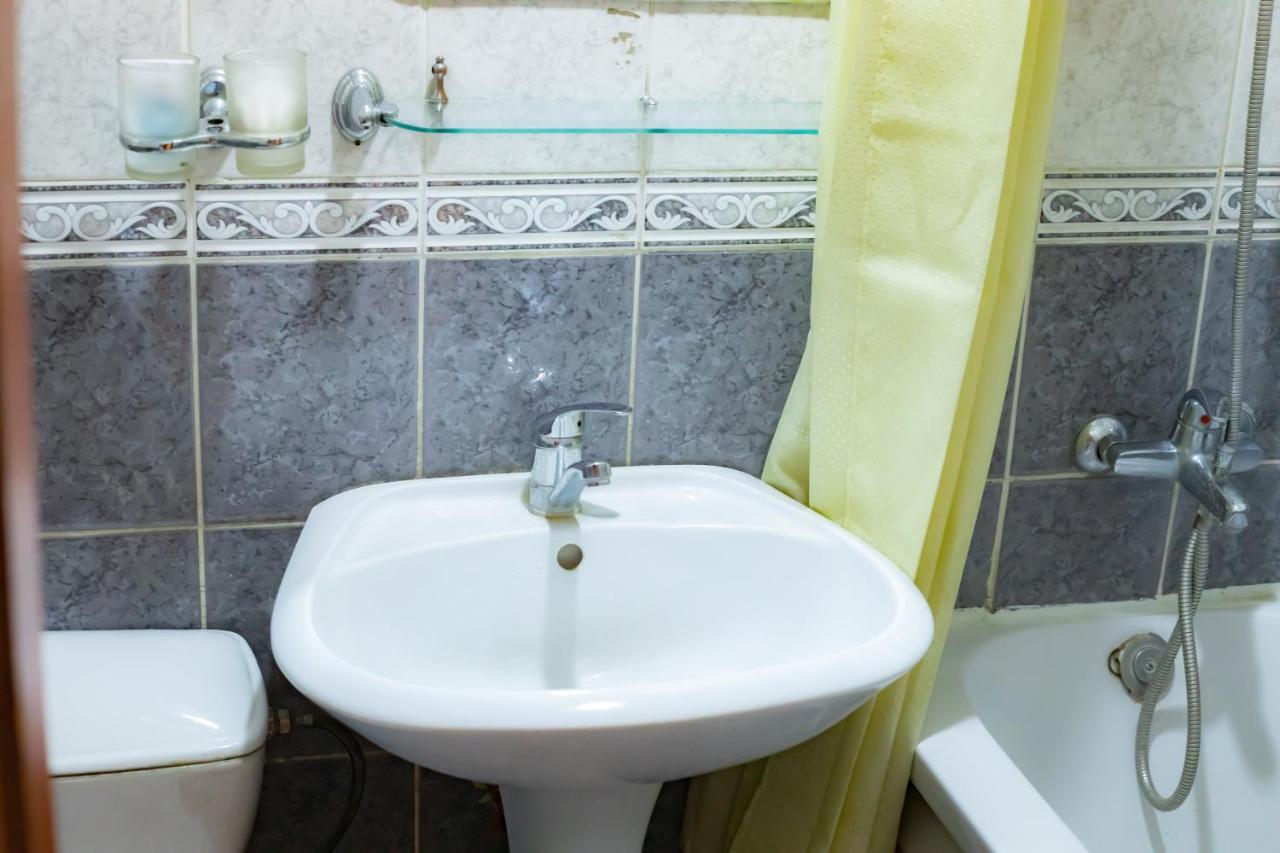 Turkestan Hotel Almati Kültér fotó