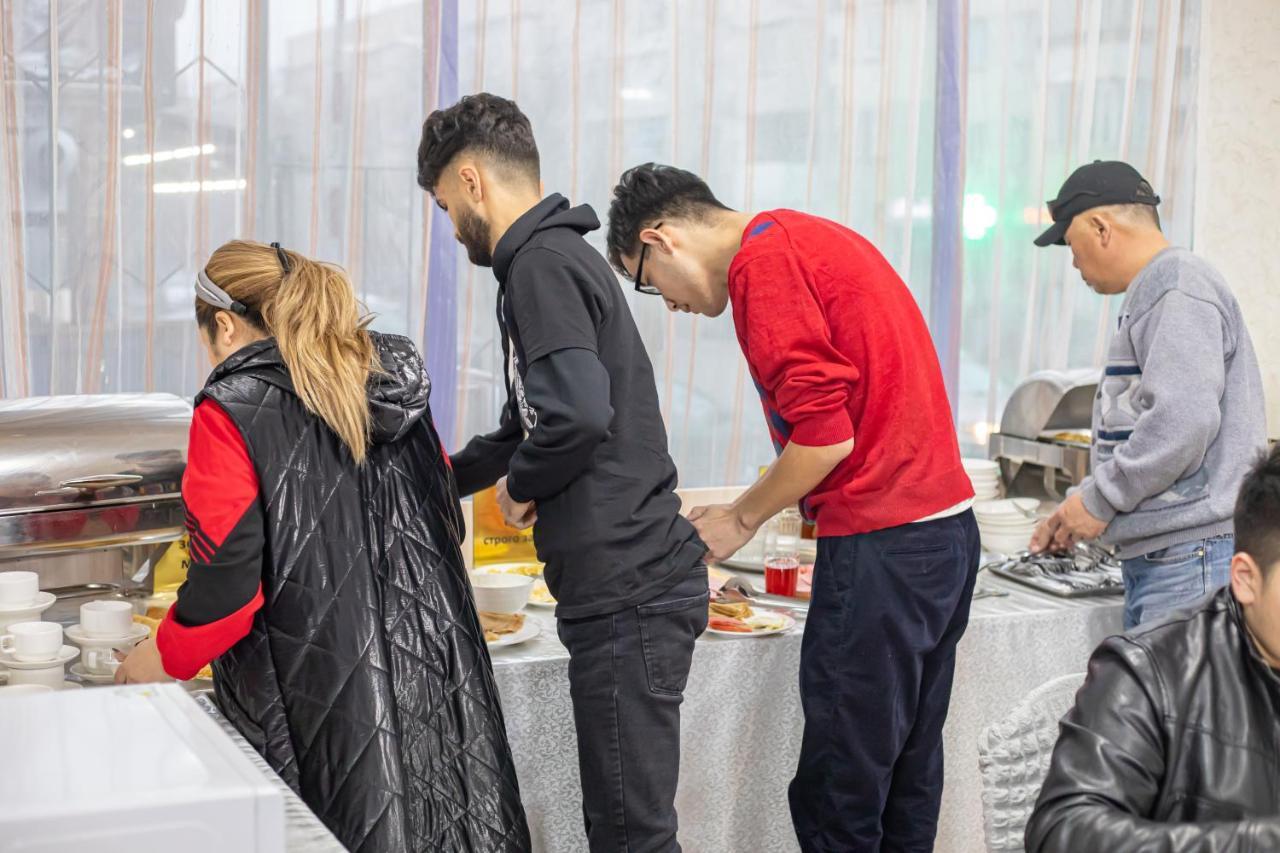 Turkestan Hotel Almati Kültér fotó