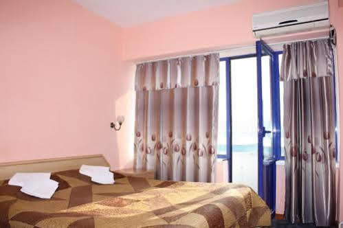 Turkestan Hotel Almati Kültér fotó